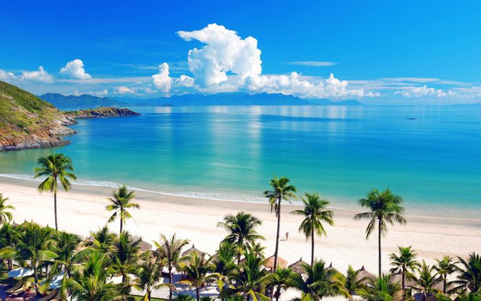 Khoảnh khắc bình minh trên biển Nha Trang (Nguồn: internet)