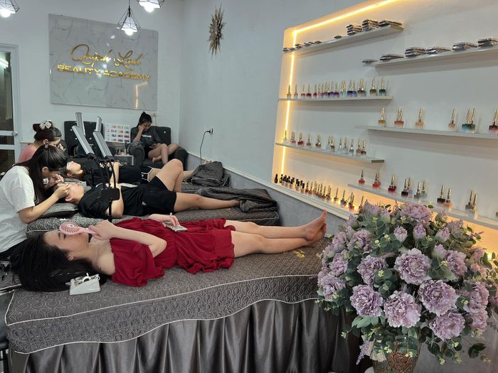 Hình ảnh thực tế dịch vụ nối mi tại Quỳnh Linh Beauty Academy