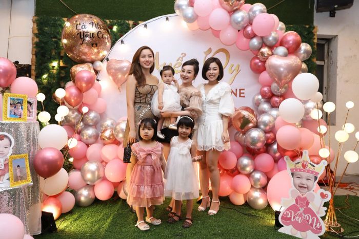 Hình ảnh đầu tiên về Phủi Quán - không gian ẩm thực độc đáo với phong cách trang trí ấn tượng
