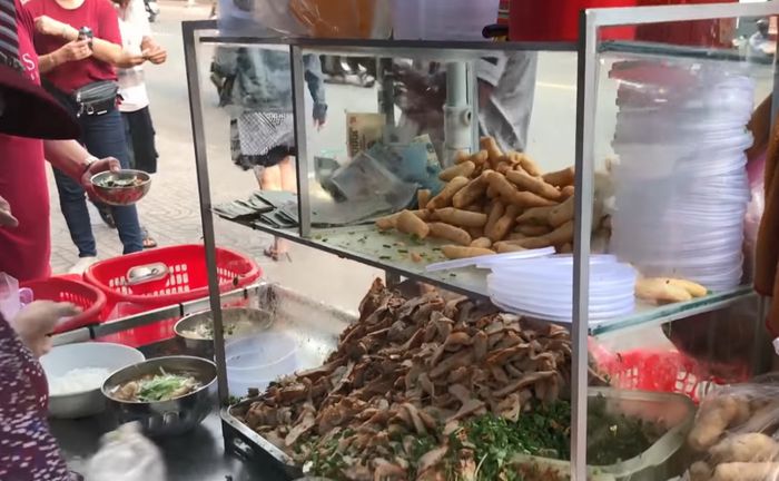 Hình ảnh hấp dẫn Bánh Canh Chả Cá 121 Nguyễn Trãi