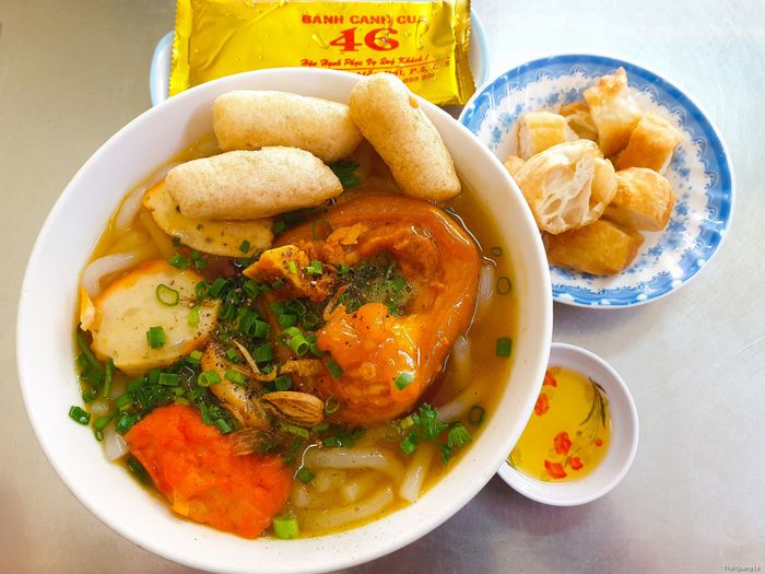 Hình ảnh đặc trưng Bánh Canh Cua Huỳnh Mẫn Đạt - Phiên bản 1