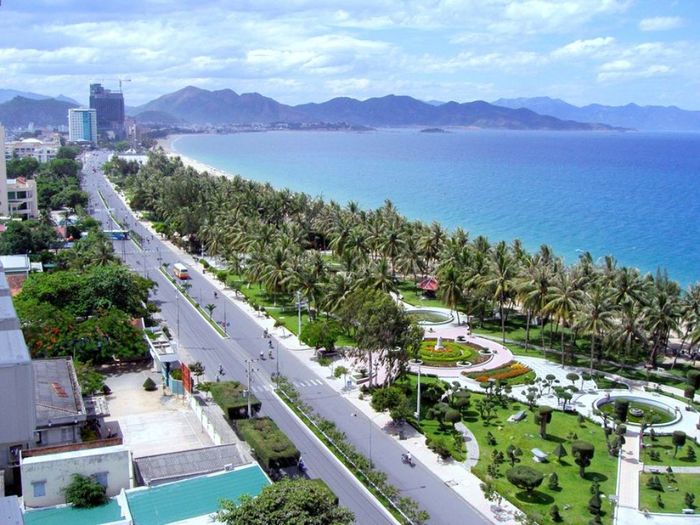 Tranh minh họa sống động về vẻ đẹp Nha Trang (Nguồn: Tổng hợp)