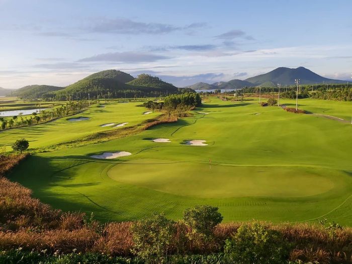 Hình ảnh ấn tượng về Sân Golf Mường Thanh Diễn Lâm