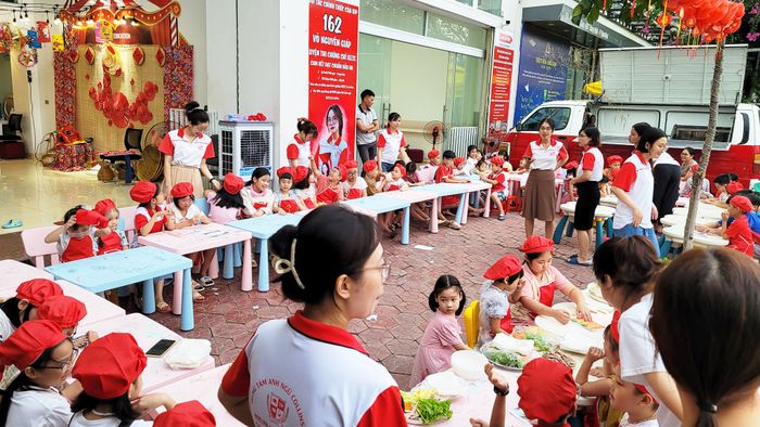 Môi trường học tập đầy sáng tạo tại Collins Edu