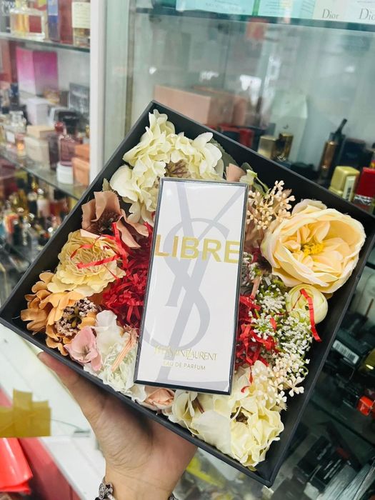 Không gian sang trọng và bộ sưu tập nước hoa tại Huệ Minh Perfume
