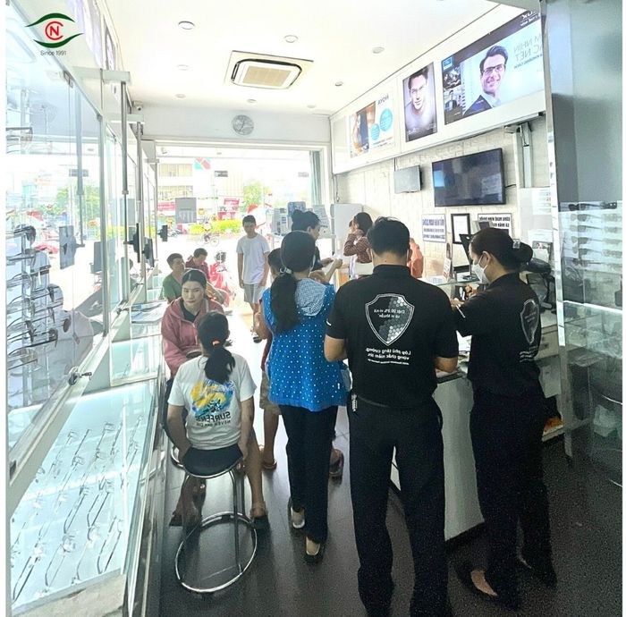 Không Gian Trung Tâm Mắt Kính Nam Cường