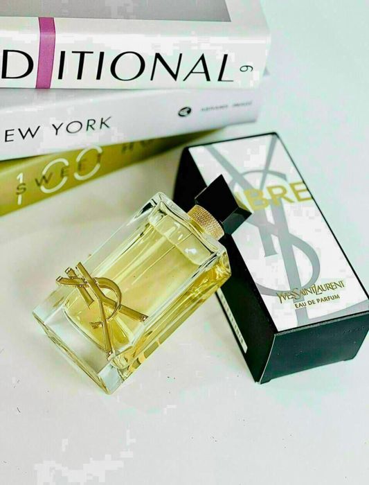 Hình ảnh không gian sang trọng tại Hằng Tiến Perfume