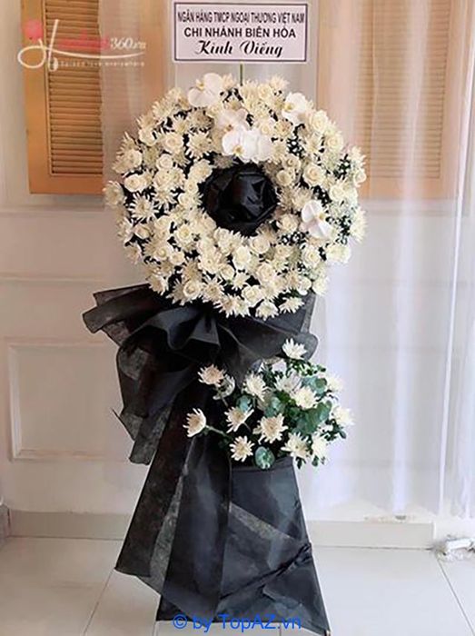 Gợi ý địa chỉ uy tín đặt vòng hoa viếng tại Bình Thạnh với chất lượng dịch vụ vượt trội và mẫu mã trang trọng, phù hợp để bày tỏ lòng thành kính.