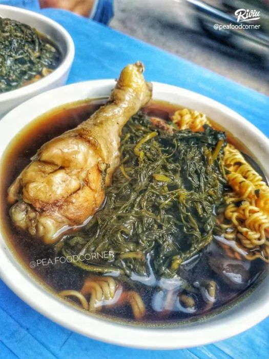 Hình ảnh chân thực về không gian ấm cúng và món ngon tại quán