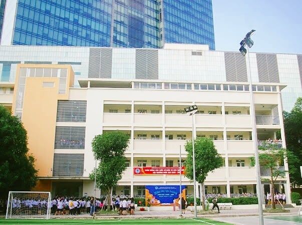 Toàn cảnh Trường Thực nghiệm Khoa học Giáo dục - không gian xanh mát với kiến trúc hiện đại trên con phố Liễu Giai