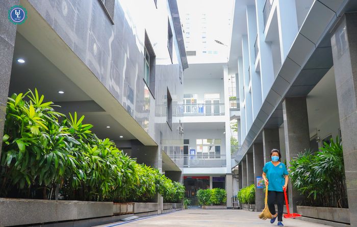 Hình ảnh thư viện hiện đại tại Đại học Luật TP.HCM
