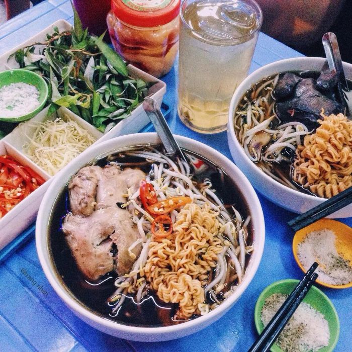 Khoảnh khắc ẩm thực đẹp mắt tại Gà Tần Mai Hương Hàng Cót