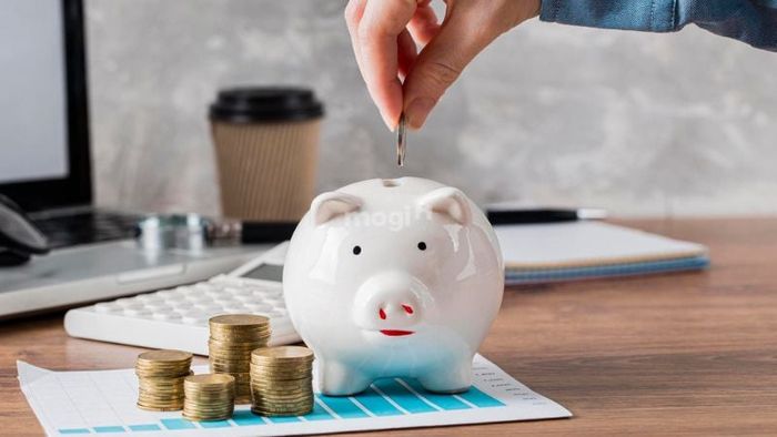 Giải mã ý nghĩa việc đánh rơi tiền theo từng khung giờ