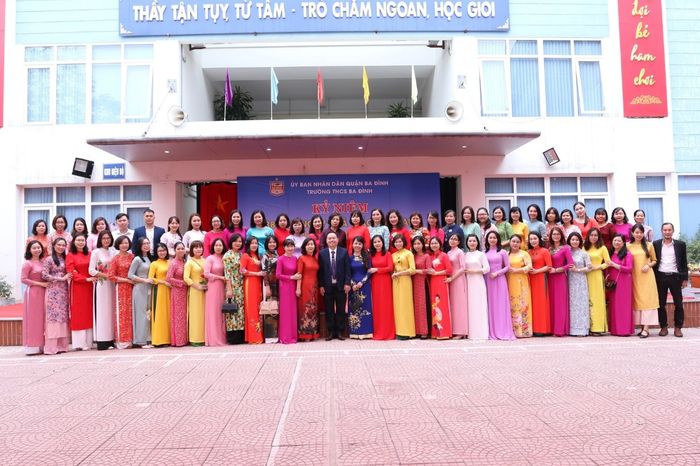 Hình ảnh đầu tiên về ngôi trường THCS Ba Đình - nơi lưu giữ những nét kiến trúc đậm chất truyền thống giữa lòng Hà Nội