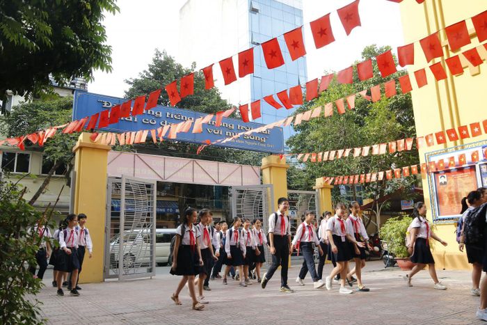 Toàn cảnh ấn tượng về THCS Nguyễn Công Trứ - Hình ảnh 1