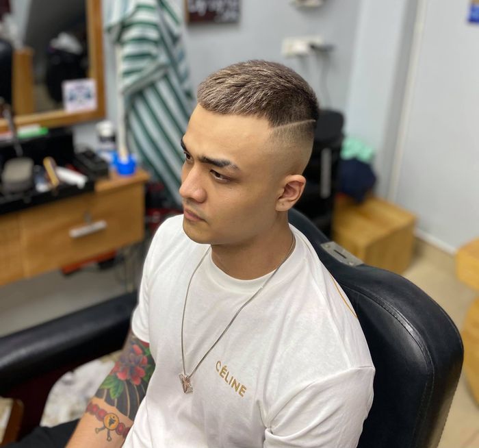 Khoảnh khắc thư giãn và chăm sóc chuẩn quý ông tại Chậm Barbershop