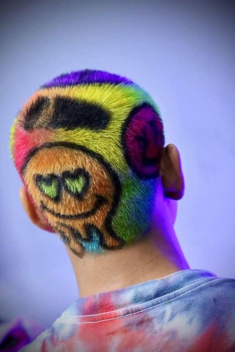 Khoảnh khắc nghệ nhân tạo mẫu tại Havana Barber Shop