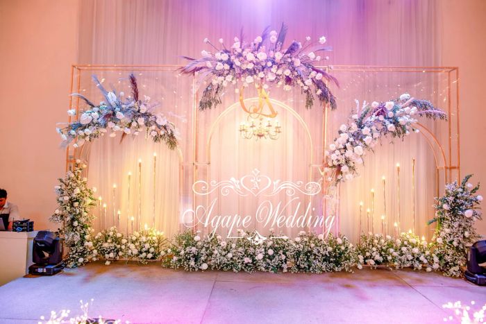 Không gian tiệc cưới lộng lẫy do Agape Wedding thiết kế