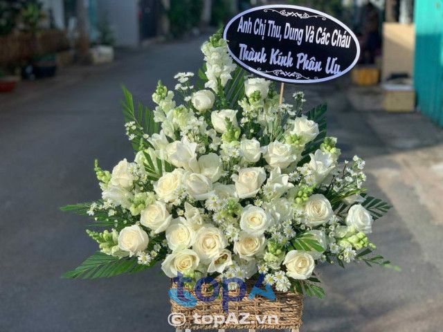Địa chỉ uy tín cung cấp hoa viếng tang lễ chất lượng tại quận Long Biên