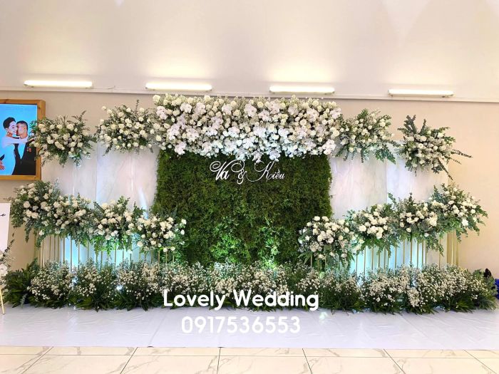 Hình ảnh không gian tiệc cưới sang trọng do Lovely Wedding thiết kế