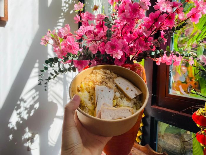 Không gian ấm cúng tại QUẠI - Tiệm trà và xôi ngon