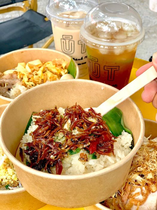 Không gian ấm cúng tại Út - Xôi & Bánh Mì