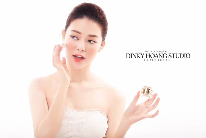 Khoảnh khắc tỏa sáng tại Dinky Hoang Bridal