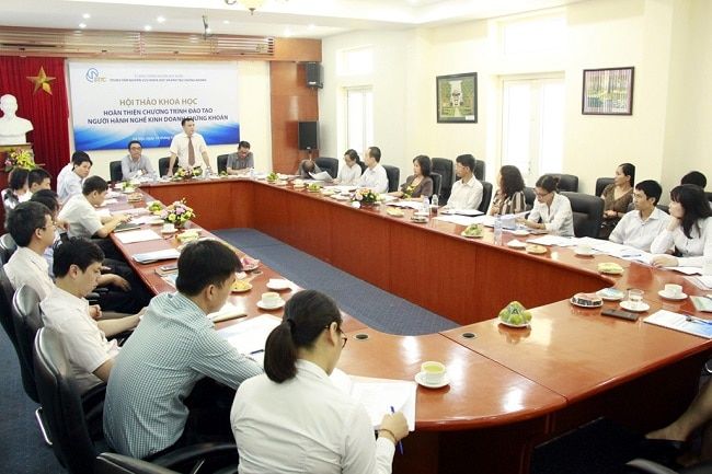 SRTC - Một trong 5 trung tâm đào tạo chứng khoán uy tín hàng đầu TP.HCM