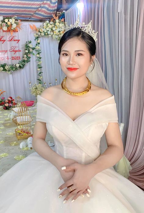 Tác phẩm trang điểm cô dâu từ LeO Trần Wedding Studio