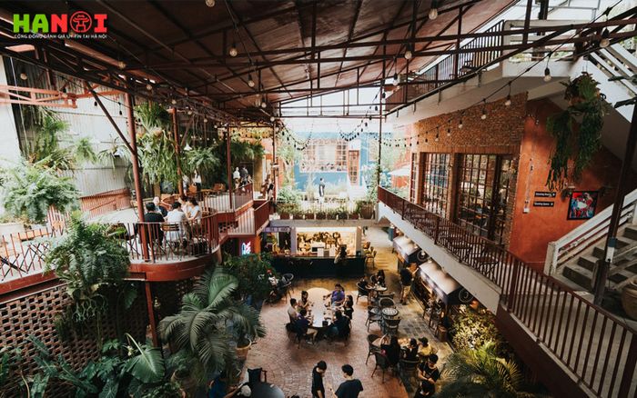indoor-cafe-bistro-tet-2024-mytour