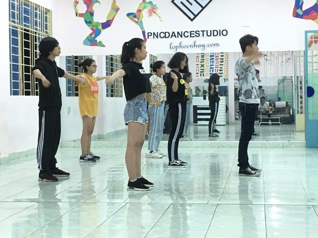 Khám phá đẳng cấp nhảy hiện đại chuyên nghiệp tại Crowbar Academy