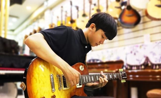 Khám phá thế giới guitar đẳng cấp tại Minh Phụng