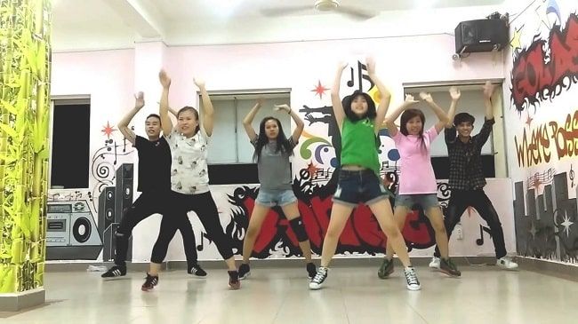 Khám phá thế giới nhảy hiện đại đầy màu sắc tại GoldstarDance Club