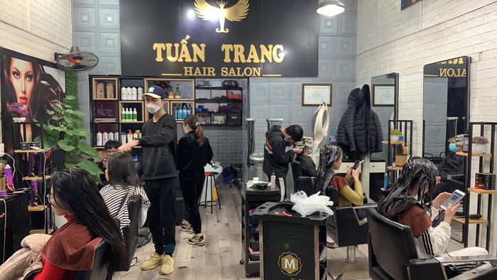 Khám phá không gian sang trọng và những tác phẩm tóc nghệ thuật tại Hair Salon Tuấn Trang qua hình ảnh đầu tiên