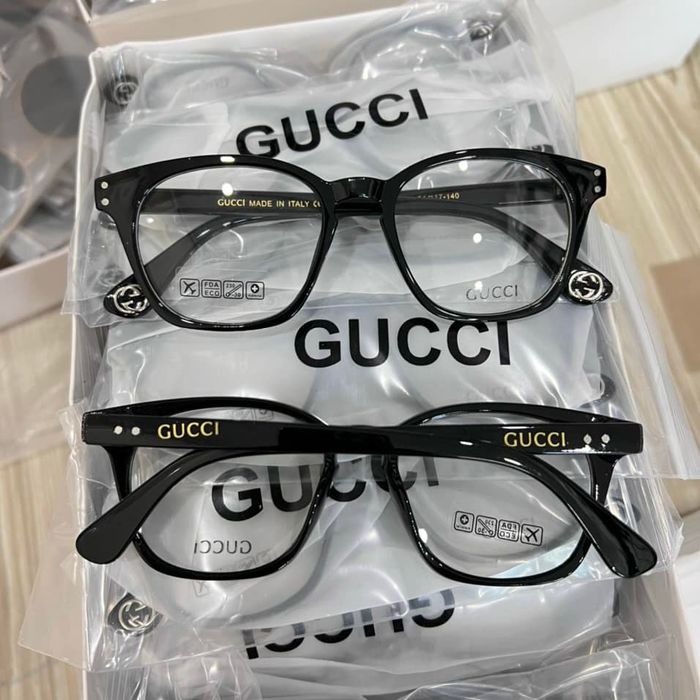 Không gian ấm cúng tại Huyền Glasses