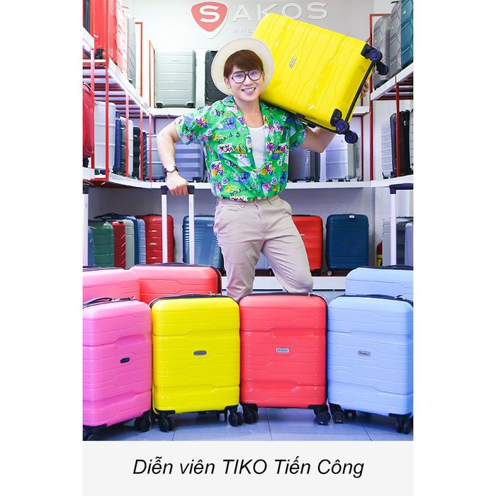 Không gian trưng bày sang trọng tại SAKOS SHOP