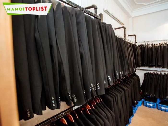 cong-studio-dia-chi-vang-cho-thue-vest-nam-Mytour