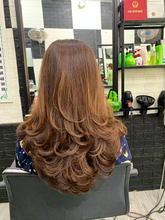 Hình ảnh thứ hai về không gian ấn tượng tại Hair salon Pé Quậy