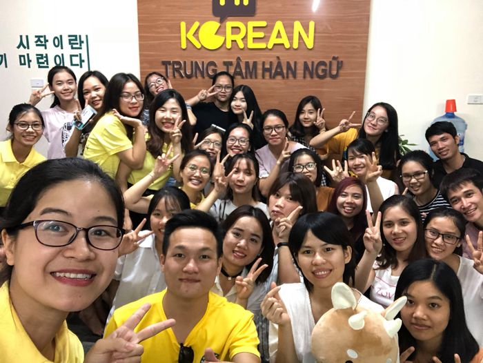 Hoạt động giảng dạy sôi nổi tại Hi Korean