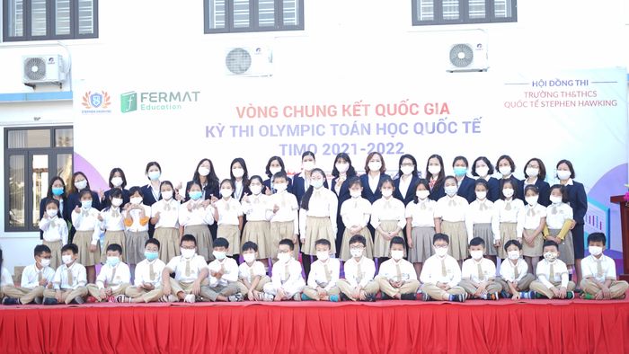 Khuôn viên hiện đại của Trường Quốc tế Stephen Hawking