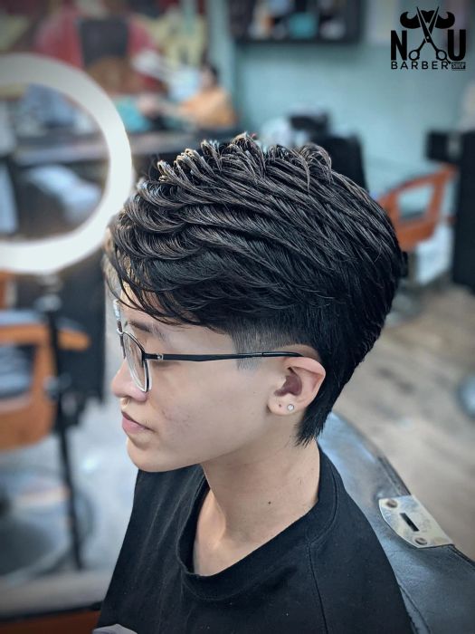 Không gian sang trọng tại Nâu Barber Shop
