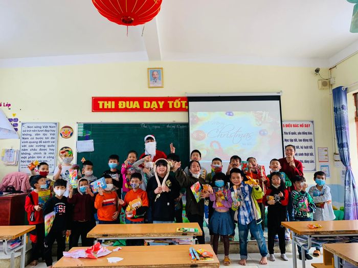 Khoảnh khắc sinh hoạt đầy năng lượng của học sinh Nguyễn Bỉnh Khiêm