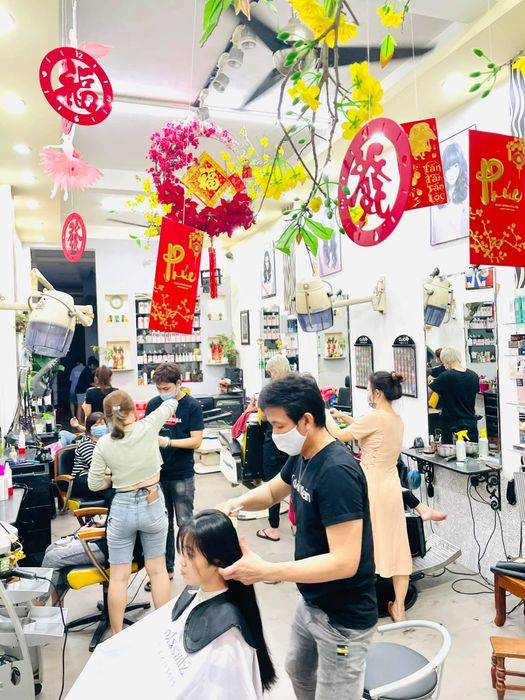 Không gian ấm cúng và chuyên nghiệp tại Tỷ Gò Công - Ảnh 1