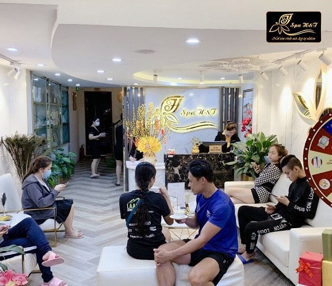 Không gian sang trọng tại H&T Spa