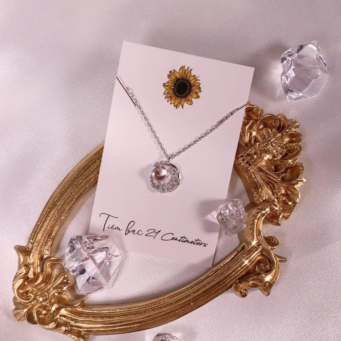 Không gian trưng bày ấn tượng tại Tiệm bạc 21 Centimeters - Nơi mỗi món trang sức kể một câu chuyện riêng