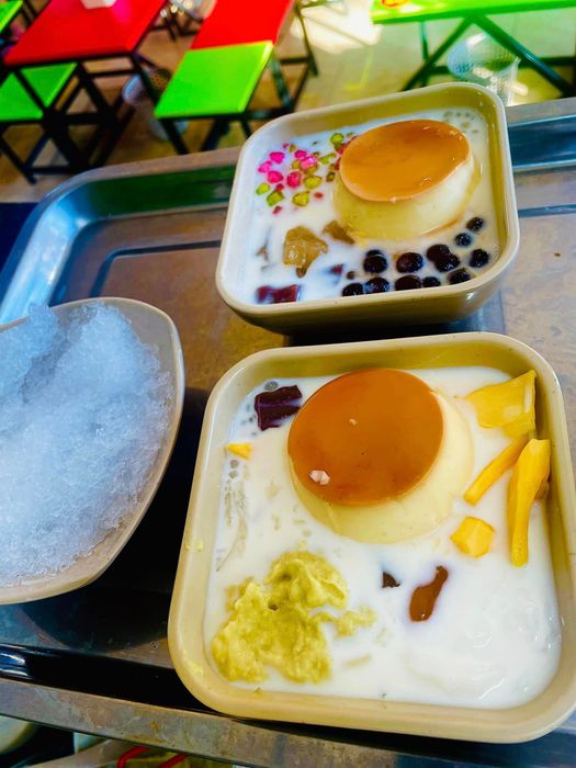 Những món chè được trình bày tỉ mỉ tại Tiệm Chè Vuông - Ảnh 2