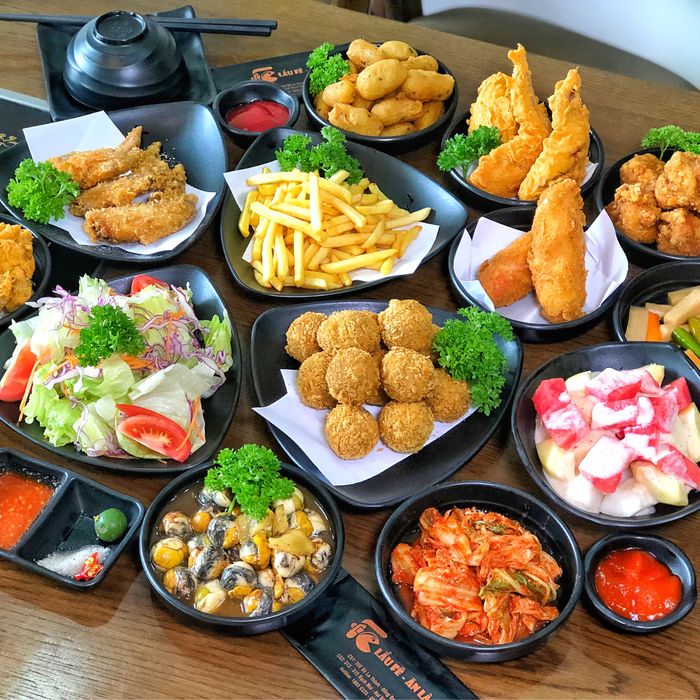 Quầy buffet hải sản tươi ngon và các món nhúng đa dạng tại King Fe Buffet (Ảnh 2)