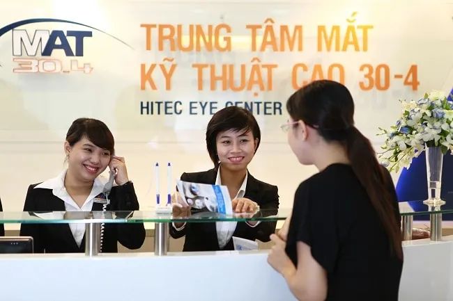Trung Tâm Mắt 30/4 vinh dự lọt top 5 địa chỉ phẫu thuật khúc xạ hàng đầu TP.HCM