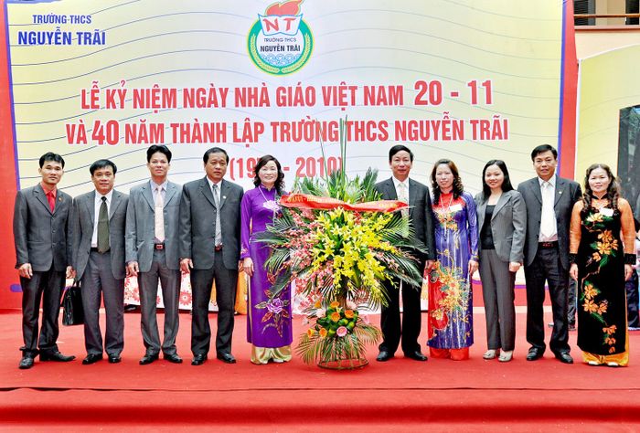 Góc nhìn toàn cảnh về khuôn viên xanh mát Trường THCS Nguyễn Trãi