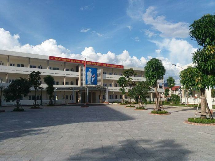 Hình ảnh thứ hai giới thiệu Trường THCS Lê Quý Đôn